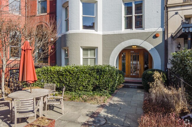 Entrance - 1629 16th St NW