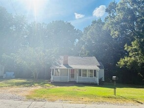 Building Photo - 609 North Dr