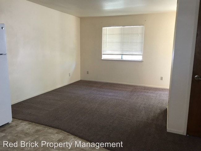 Building Photo - 2110 K St