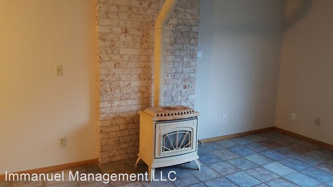 Foto del edificio - 3 br, 2 bath House - 6050 N Dodge Avenue
