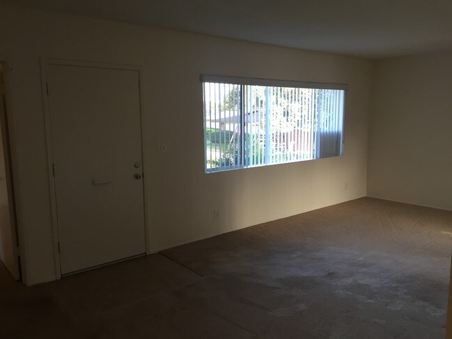 Livingroom - 717 Naramore Way