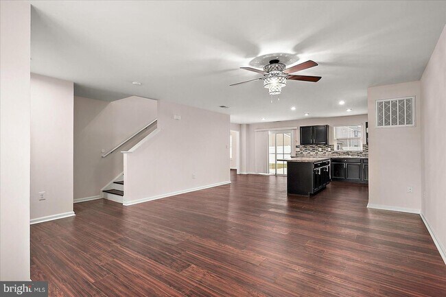 Foto del edificio - 38369 Elizabeth Ln