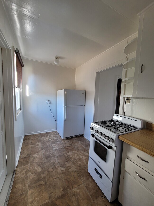 Foto del edificio - 1037 Wilbur Ave