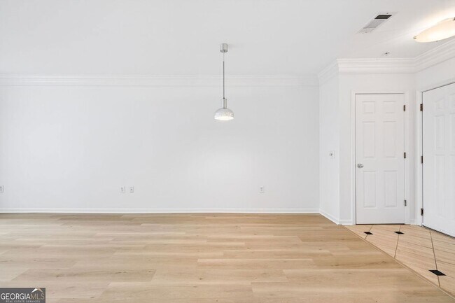 Foto del edificio - 3334 Peachtree Rd NE