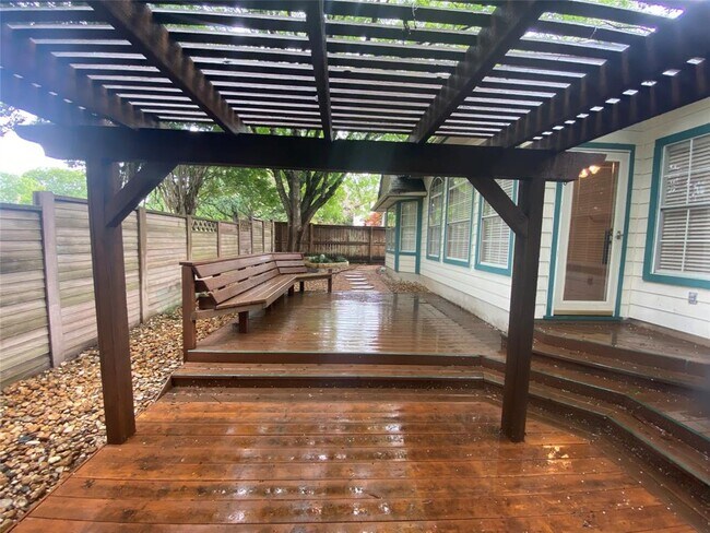 Foto del edificio - 11015 Andenwood Dr