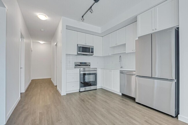 Building Photo - 15735 85 Ave