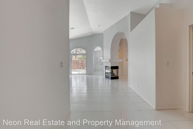 Building Photo - 3 br, 2 bath House - 2208 Flowering Cactus...
