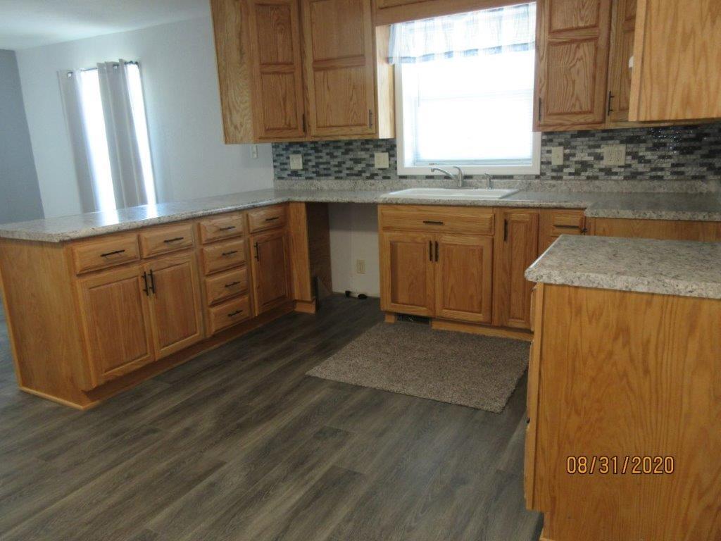 106 W Wayne St, South Whitley, IN 46787 House for Rent in South