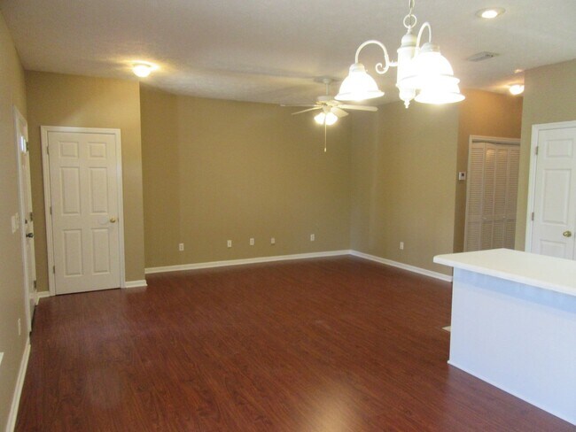 Foto del edificio - 1409 E 14th St