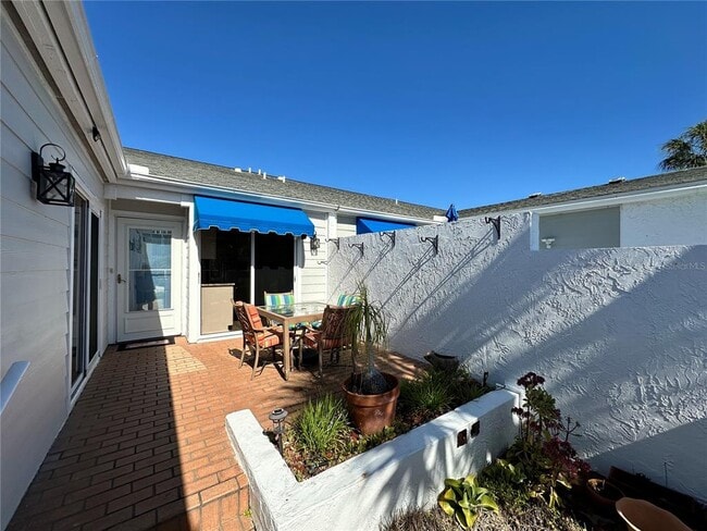 Building Photo - 864 Waterside Ln