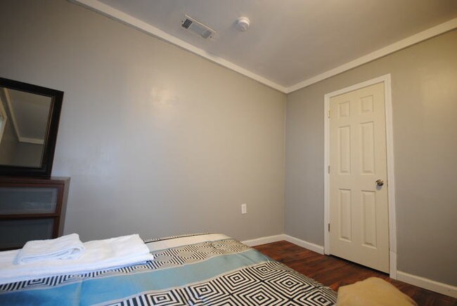 Foto del edificio - 3bed 2 bath - Fully Furnished Apartment