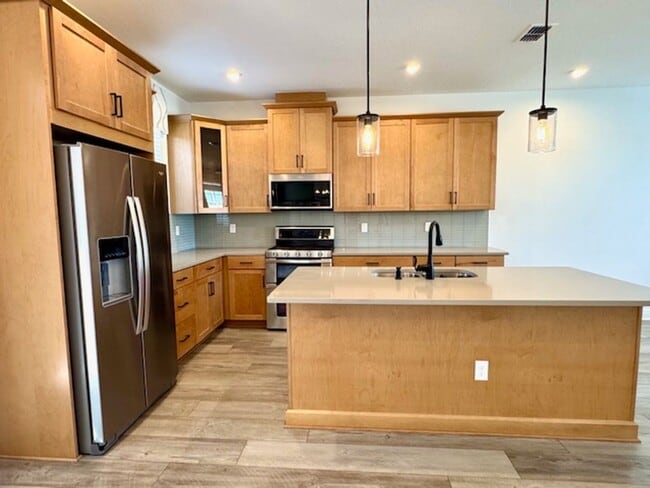 Building Photo - Celebration Island Village - 3 Bedroom 2.5 Bath - Impressive Former Model Home