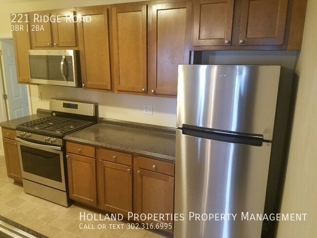 Building Photo - 221 Ridge Rd