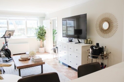 Main Area - 30 Lake St