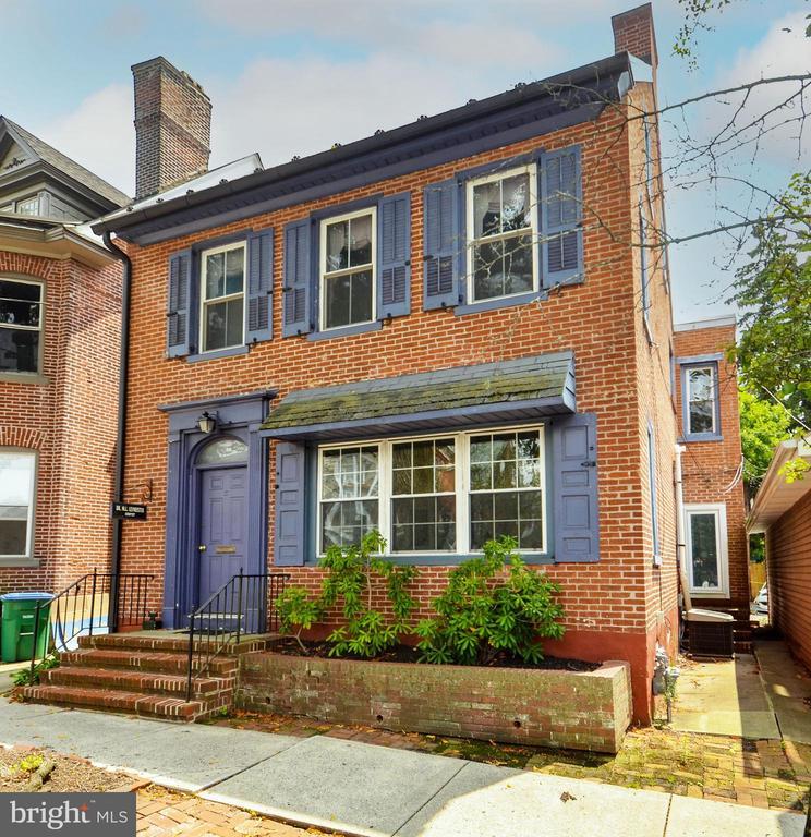 Primary Photo - 108 E Broad St