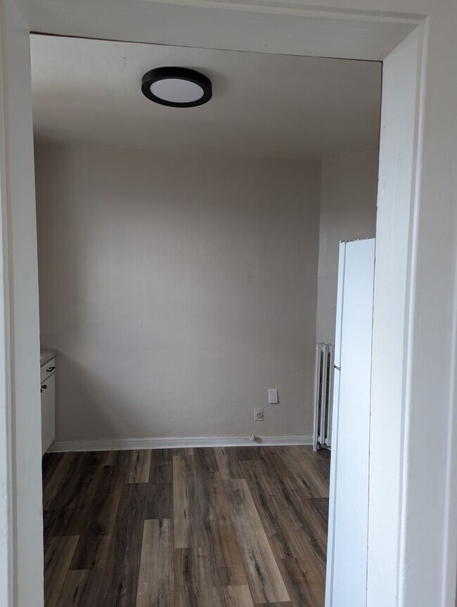 Foto del edificio - 531 Halsey Ave