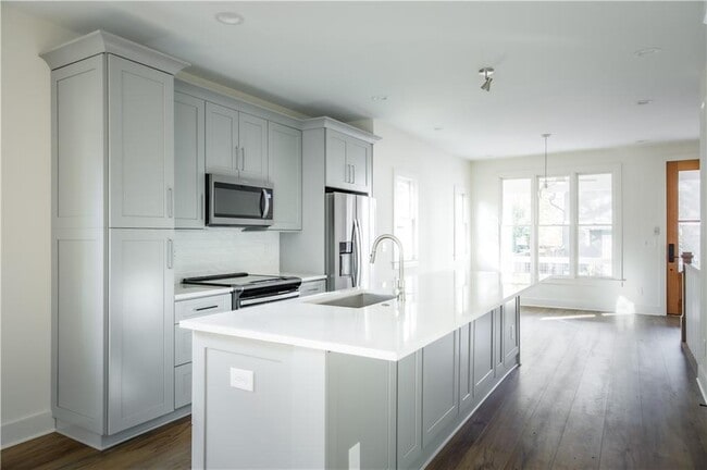 Foto del edificio - 188 La France Walk