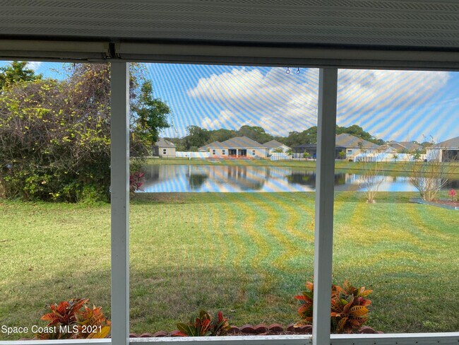 Foto del edificio - 4659 Goldfinch Ln
