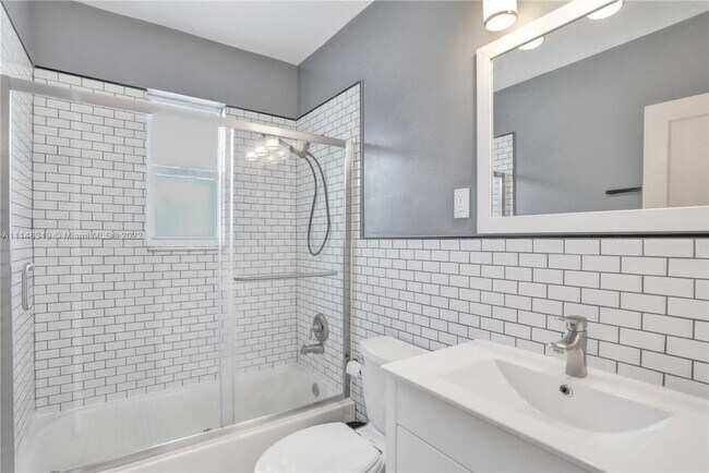 Building Photo - 2040 SW 25th St