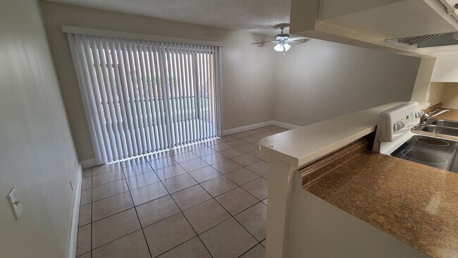 Building Photo - 4433 Treehouse Ln