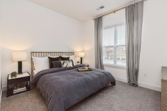 Foto del edificio - 555 Lakeview Pkwy