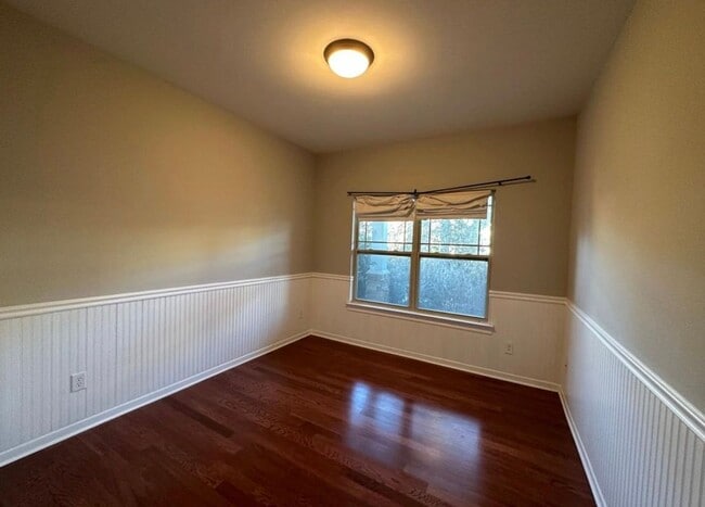 Building Photo - 7180 Silk Tree Pointe