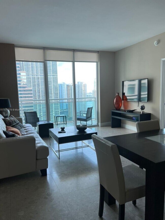 Building Photo - 950 Brickell Bay Dr