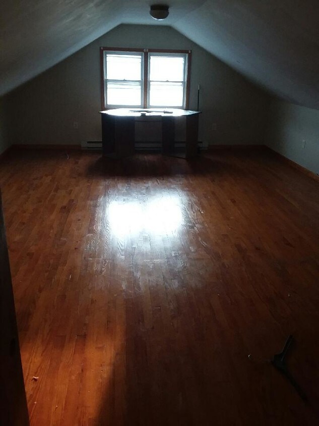 2nd floor loft style bedroom - 134 Nicholson St