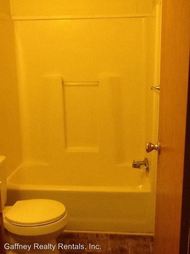 Foto del edificio - 4 br, 2 bath House - 308 River Dr.