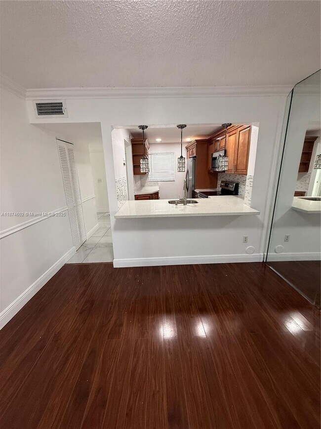 Foto del edificio - 862 NE 209th St