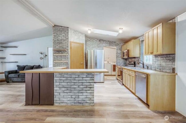 Building Photo - 3 bedroom in Timberlakes