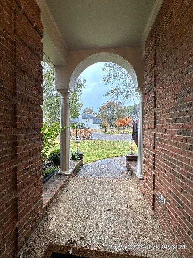 Building Photo - Gorgeous Collierville Home Available on th...