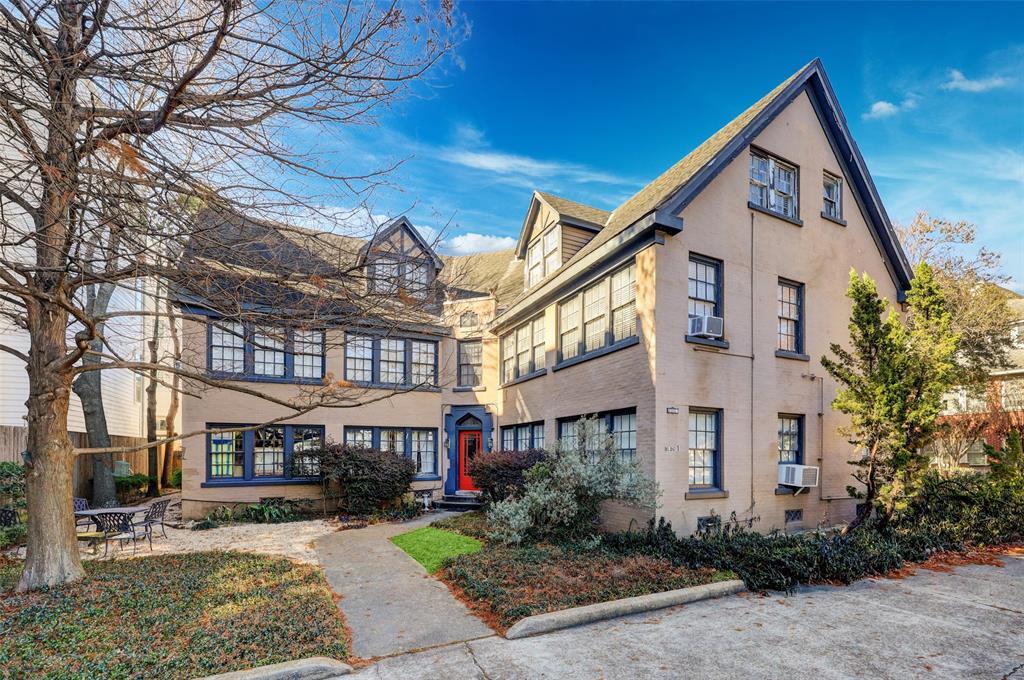 4408 Yoakum Blvd Unit 3, Houston, TX 77006 Room for Rent in Houston