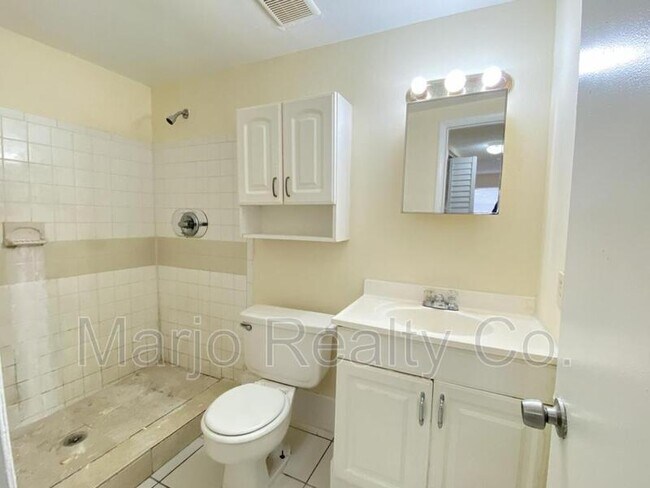 Foto del edificio - 3710 NW 21 St