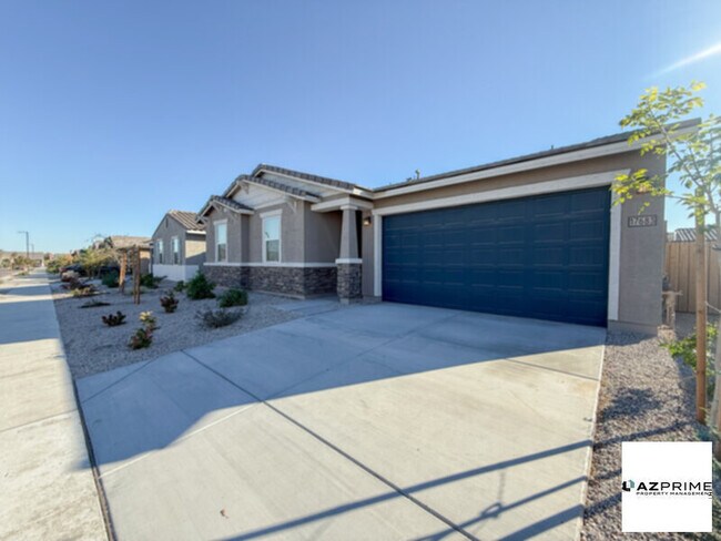 Foto del edificio - Live Your Best Life In This Stunning Brand-New 4/2 Goodyear Home, Where Style Meets C