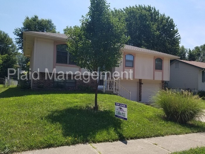 Primary Photo - 1417 N Blue Mills Road