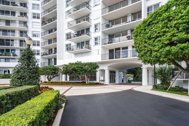 Building Photo - 1701 S Flagler Dr