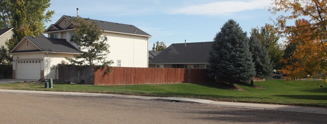 Building Photo - 2702 Wintercrest St
