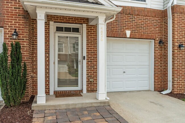 Foto del edificio - Spacious North Raleigh Townhome, just minu...