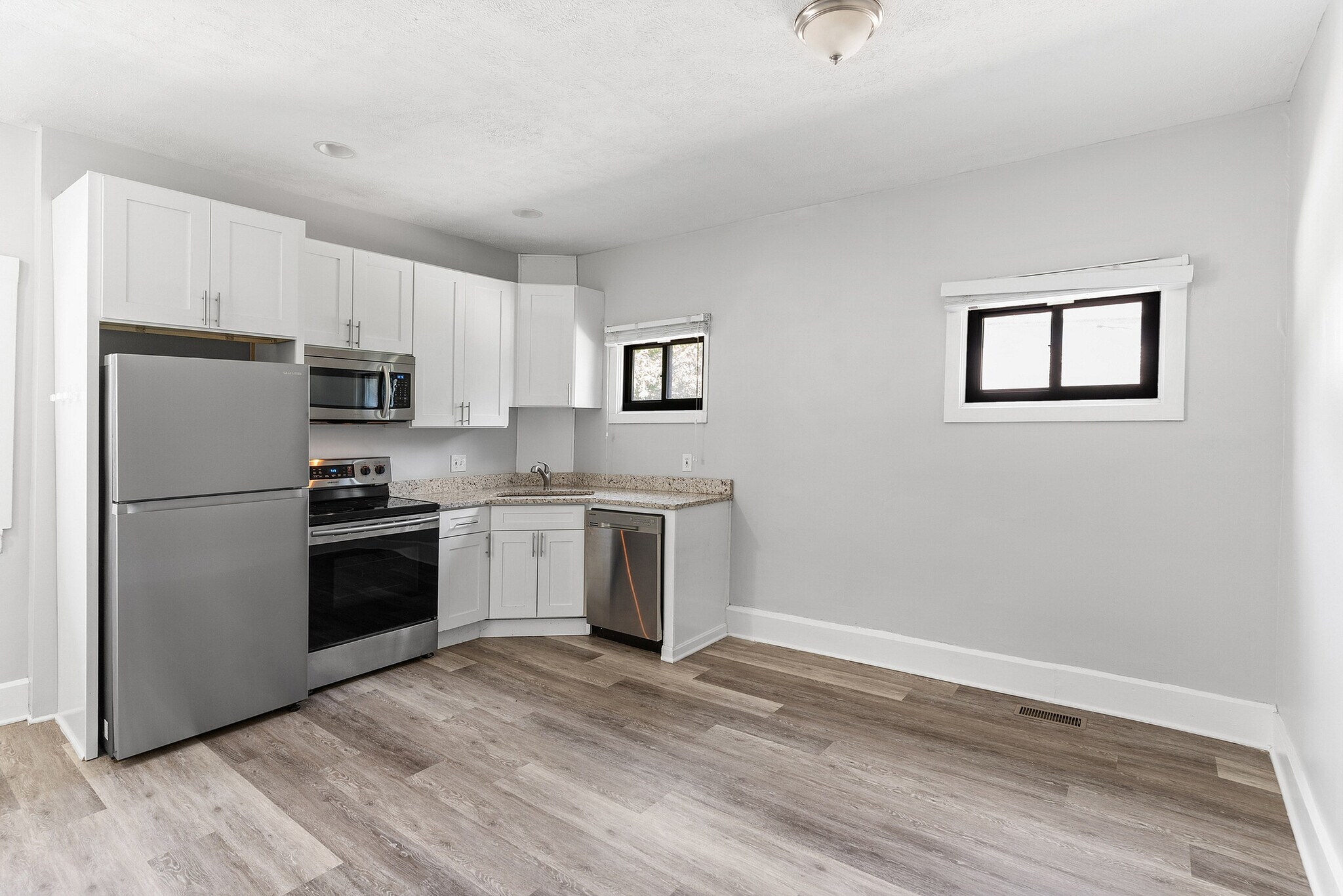 3800 Woodbine – photo 3