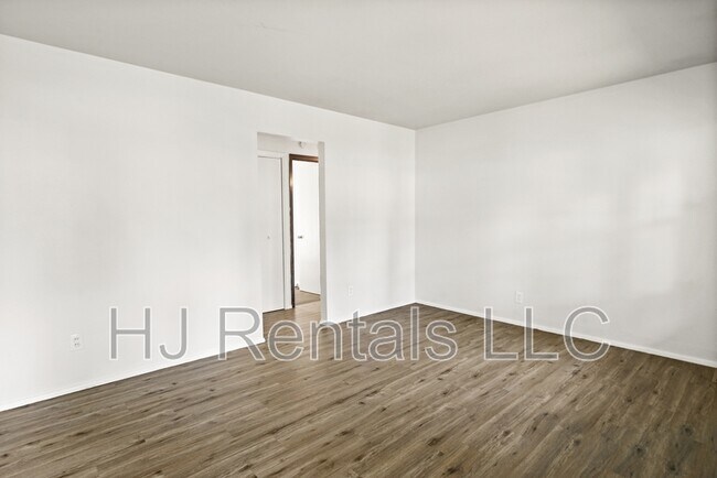 Foto del edificio - 1738 Bradshaw Dr