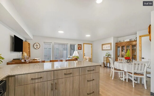 Foto del edificio - AWESOME 2 BED 1 BATH WITH AWESOME AMENITIE...