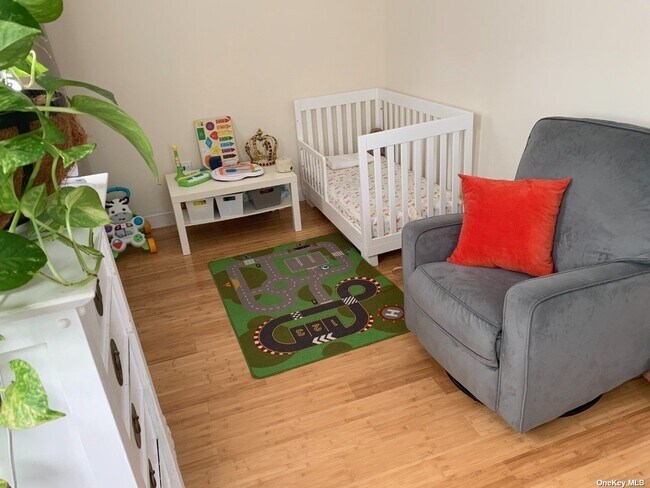 Foto del edificio - 852 E 223rd St