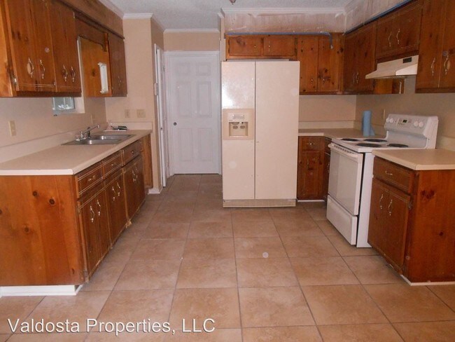 Building Photo - 3 br, 2 bath House - 945 Lakeside Drive