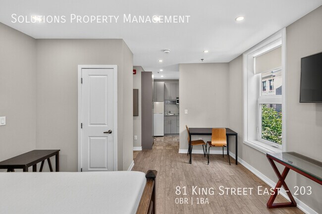 Photo du bâtiment - Furnished Bachelor Apartment - Move-In Ready!