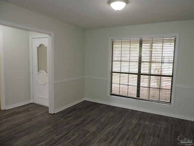Foto del edificio - 2780 Honeywood Dr
