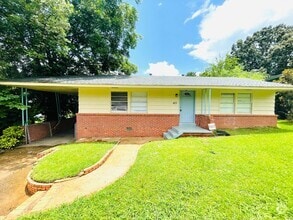 Building Photo - 415 Forest Hills Dr