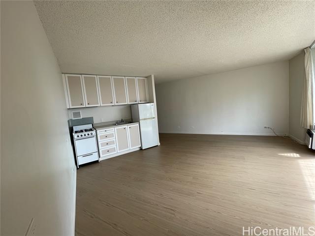 Building Photo - 750 Amana St
