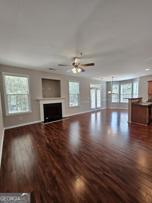 Building Photo - 3352 Castleberry Village Cir