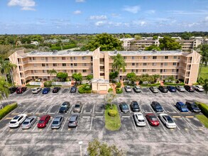 Building Photo - 6795 Huntington Ln